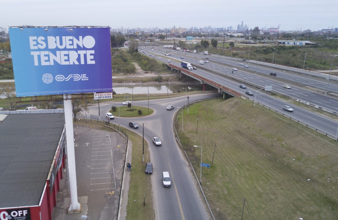Columna Autopista Bs As La Plata Km 9