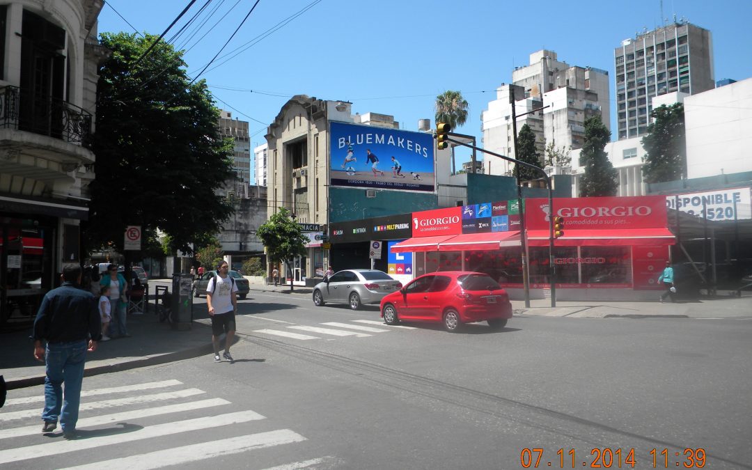 Medianera Cordoba y Alvear