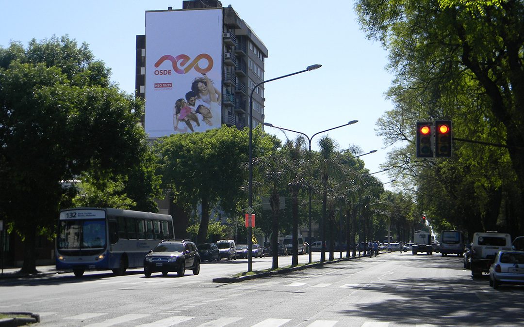 Medianera 27 De Febrero y Oroño