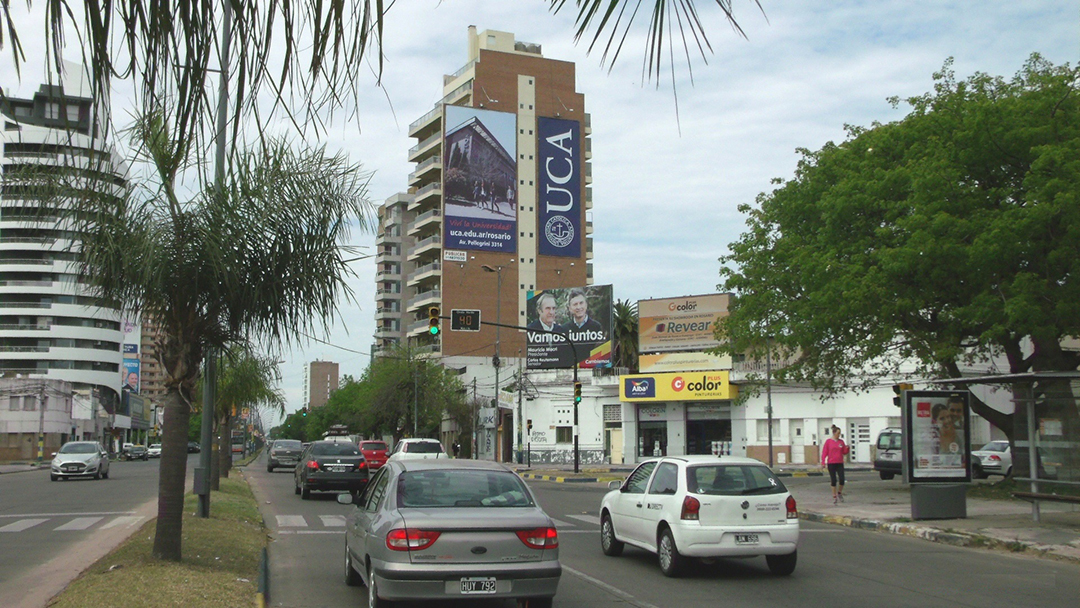 Medianera Avellaneda y Genova Norte